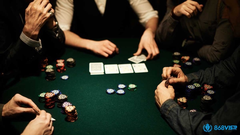 Poker là một trò chơi đánh bài cực kỳ hấp dẫn và nhận được nhiều sự yêu thích bậc nhất hiện nay