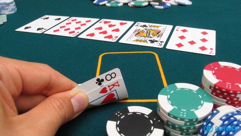 Bet lớn để bluff, bet vừa để value – hãy để equity dẫn đường đặt cược