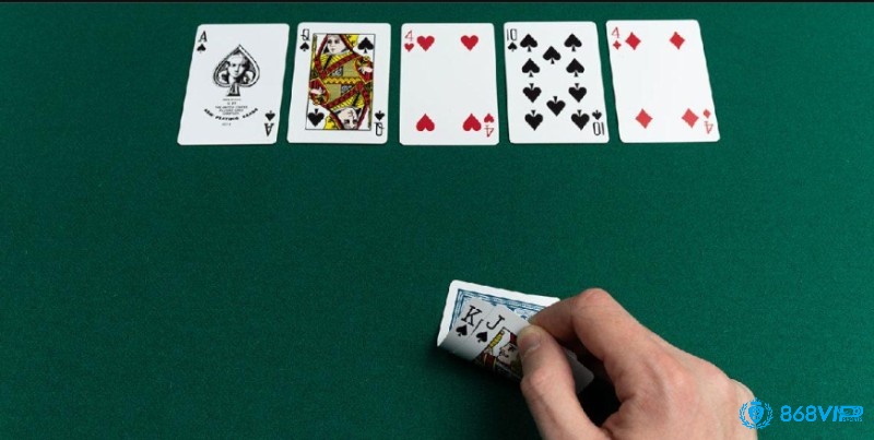 Khi bạn biết bài đối thủ – equity giúp bạn đo lường thắng bại chính xác đến từng % nhỏ