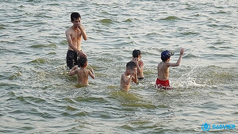 Việc mơ thấy đang tắm trong nước thể hiện cho những ý nghĩa về sự thanh tẩy cho bạn