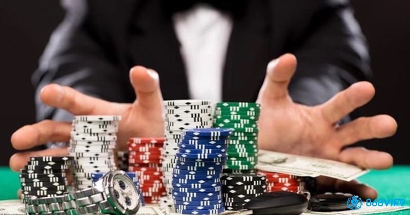 Người chơi poker tận dụng giai đoạn cuối giải đấu để chơi chủ động và gia tăng chip trước vùng trả thưởng