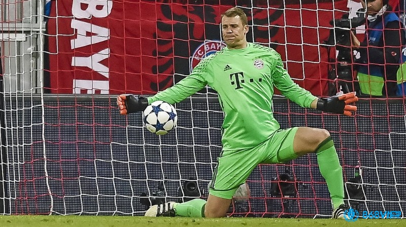 Neuer định nghĩa lại thủ môn hiện đại với lối chơi "sweeper-keeper" đầy táo bạo và chính xác