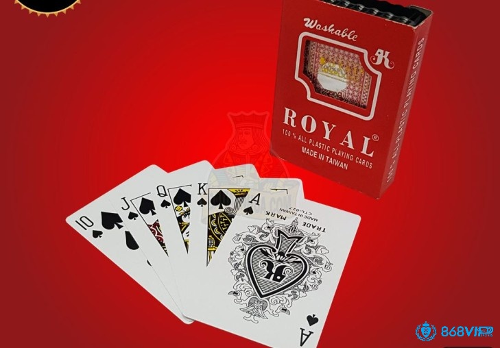 Bộ bài tiến lên bằng nhựa mang lại độ bền vượt trội, chống nước tốt và trải nghiệm chơi mượt mà.