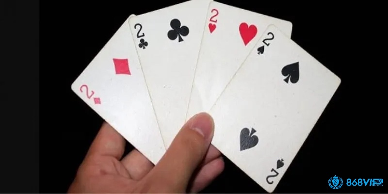 Giữ Heo hoặc tứ quý đến cuối ván mà không đánh ra kịp sẽ phải chịu phạt nặng – bài học đắt giá cho mọi cao thủ.