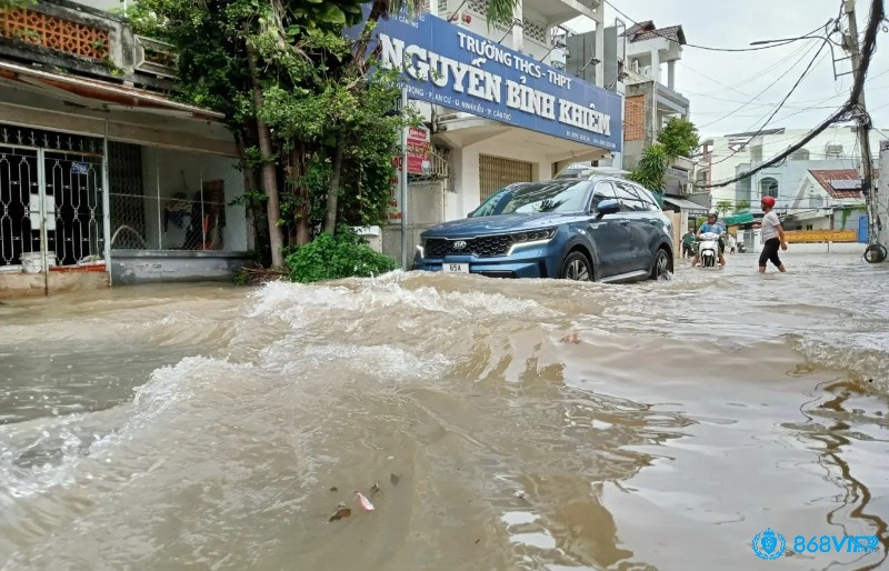 Giấc mơ thấy nước ngập đường nhưng chảy xiết thể hiện cho những áp lực cuộc sống của bạn