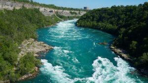 Mơ thấy sông ngòi đánh số gì? Điềm báo lành hay dữ?